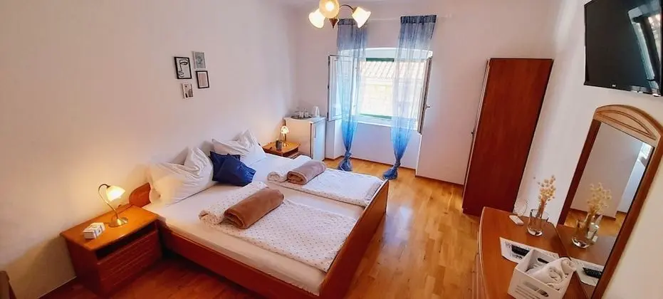 Tek Büyük Yataklı Oda, Kısmi Deniz Manzaralı