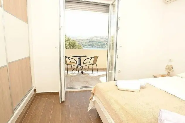 Standard Tek Büyük Yataklı Oda (S1)