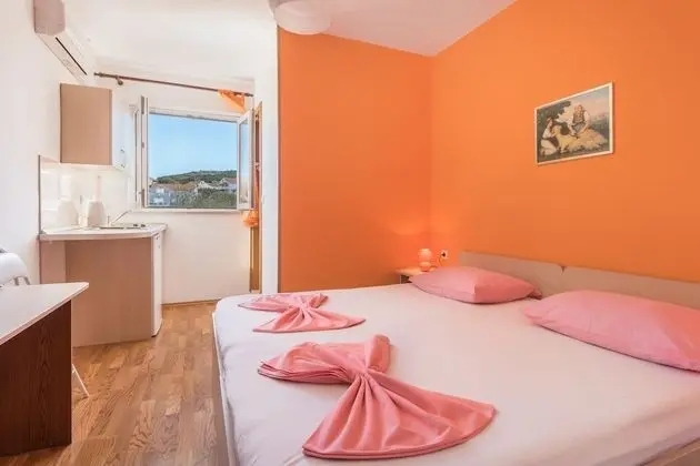 Standard Tek Büyük veya İki Ayrı Yataklı Oda, 1 Çift Kişilik veya 2 Tek Kişilik Yatak