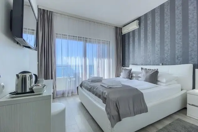 Tek Büyük Yataklı Oda, Balkon, Deniz Manzaralı