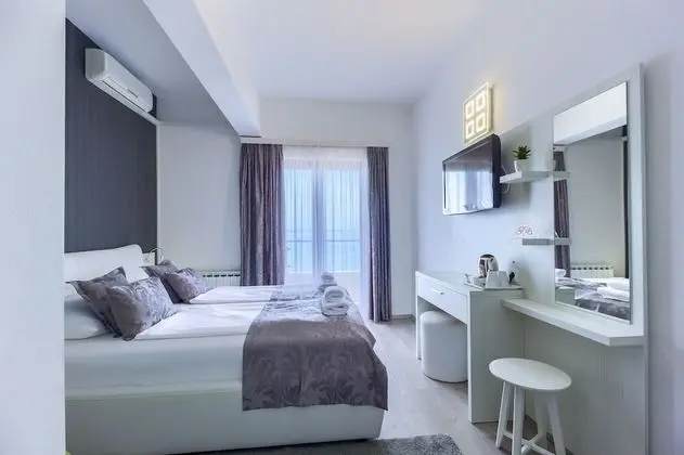 Tek Büyük Yataklı Oda, Balkon, Deniz Manzaralı
