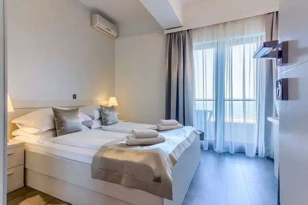 Tek Büyük Yataklı Oda, Balkon, Deniz Manzaralı