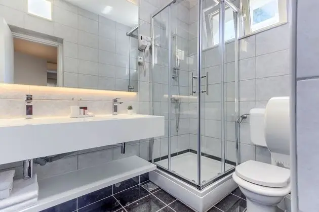 Üç Kişilik Oda, Balkon, Deniz Manzaralı