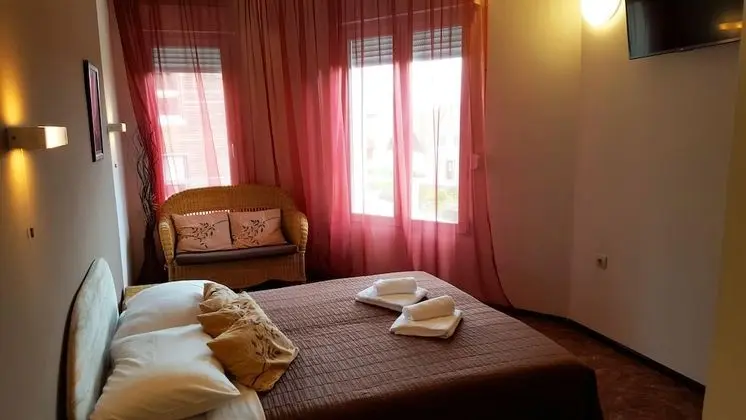 Standard Tek Büyük Yataklı Oda