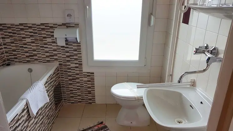 Standard Tek Büyük Yataklı Oda