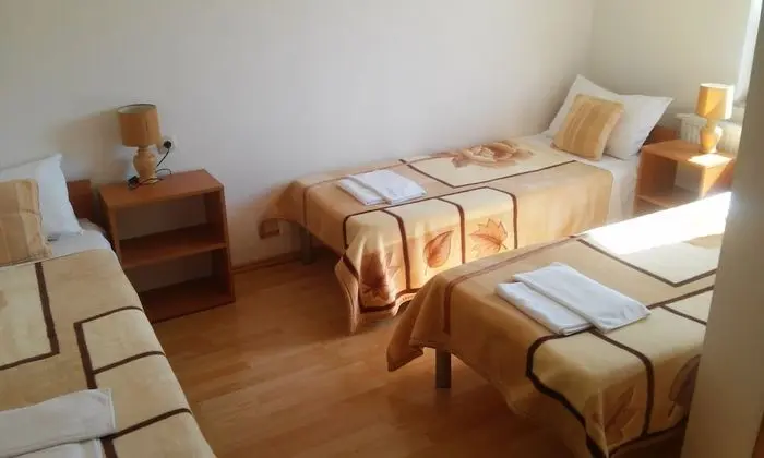 Üç Kişilik Oda