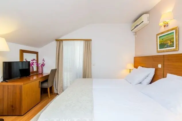 Tek Büyük veya İki Ayrı Yataklı Oda, Özel Banyo, Şehir Manzaralı