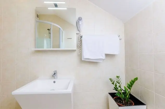 Tek Büyük veya İki Ayrı Yataklı Oda, Özel Banyo, Şehir Manzaralı