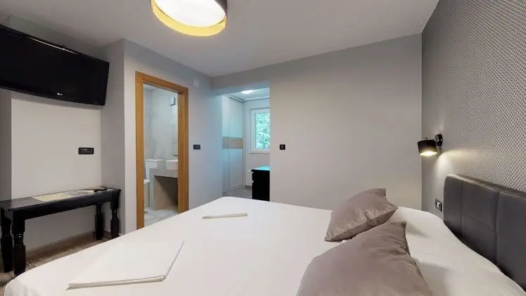 Tek Büyük Yataklı Oda