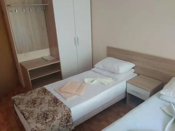 Family Tek Büyük veya İki Ayrı Yataklı Oda