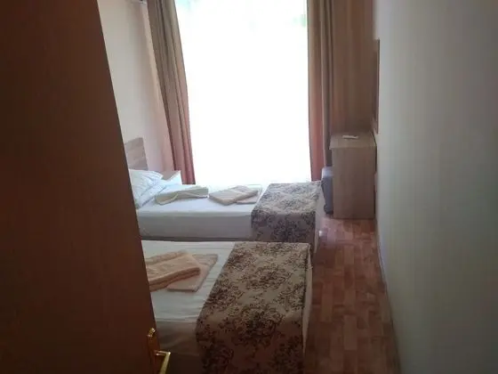 Family Tek Büyük veya İki Ayrı Yataklı Oda