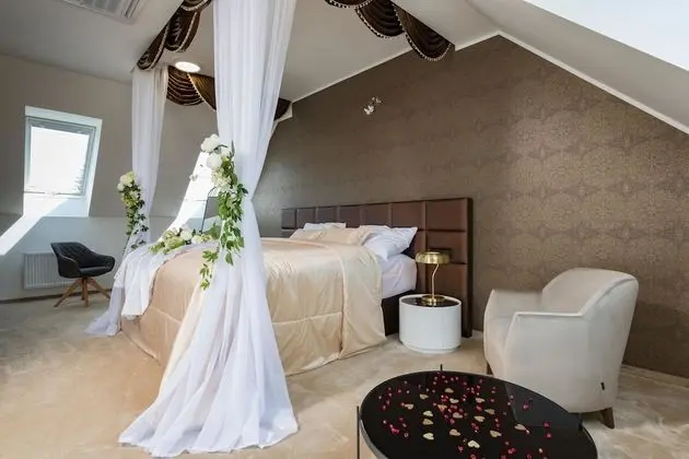 Romantic Süit, 1 En Büyük (King) Boy Yatak
