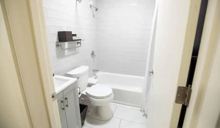 Basic Oda, 1 Büyük (Queen) Boy Yatak