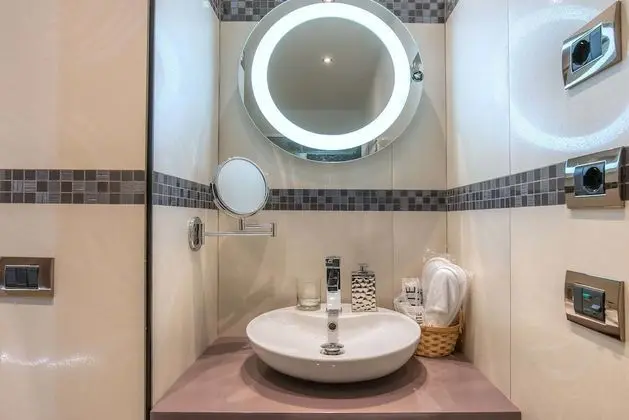 Tek Büyük Yataklı Oda, Balkon