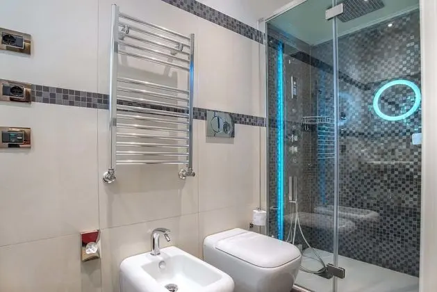 Tek Büyük Yataklı Oda, Balkon