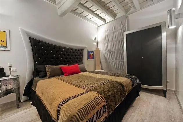 Classic Tek Büyük Yataklı Oda