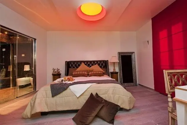 Deluxe Tek Büyük Yataklı Oda