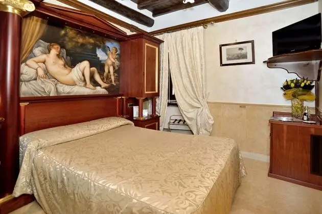 Classic Tek Büyük Yataklı Oda