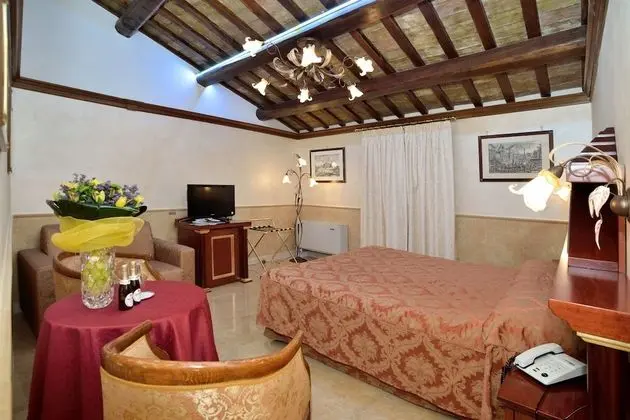 Classic Üç Kişilik Oda