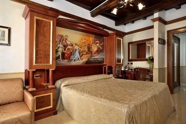 Classic Üç Kişilik Oda