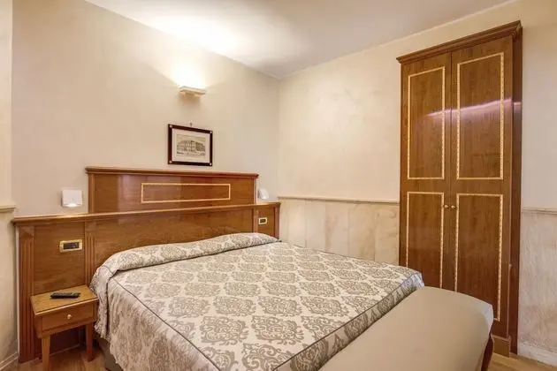 Classic Tek Büyük veya İki Ayrı Yataklı Oda