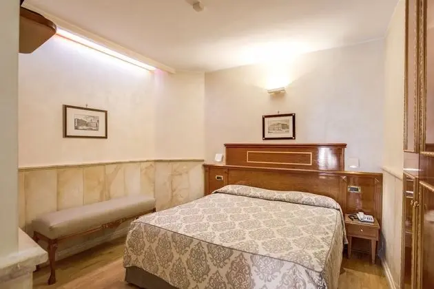 Classic Üç Kişilik Oda