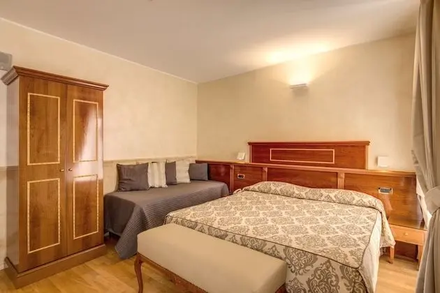 Classic Üç Kişilik Oda