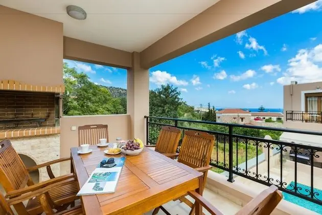 Three-Bedroom Villa - Split Level