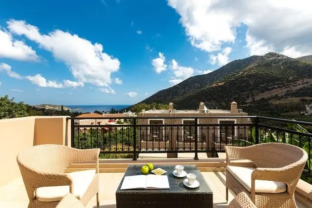 Three-Bedroom Villa - Split Level