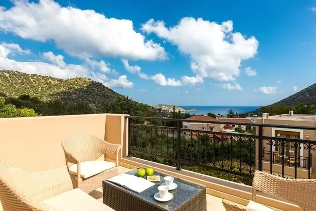 Three-Bedroom Villa - Split Level