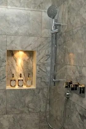 King Suite with Bathtub