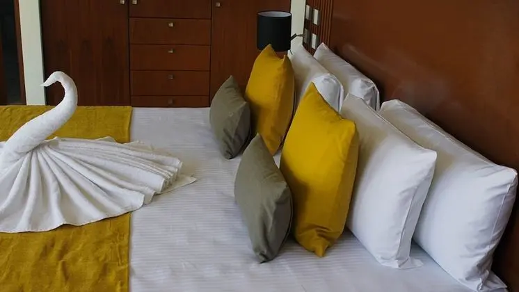 Master Suite with Bathtub