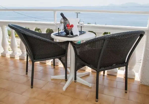 Standard Üç Kişilik Oda, Deniz Manzaralı