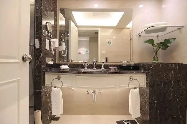 Business Tek Büyük Yataklı Oda