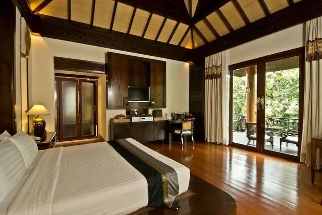 Jacuzzi Villa