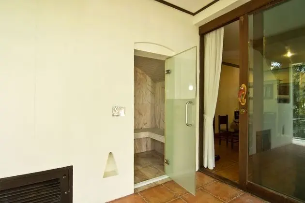 Jacuzzi Villa