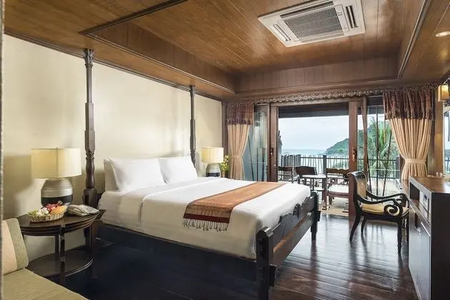 Deluxe Hotel, Sea View
