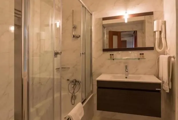 Süit, 1 En Büyük (King) Boy Yatak