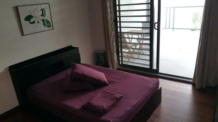 Economy Tek Büyük Yataklı Oda, Ortak Banyo, Bahçe Manzaralı (Tiare Room)