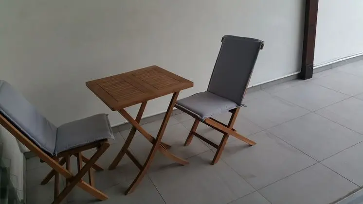 Economy Tek Büyük Yataklı Oda, Ortak Banyo, Bahçe Manzaralı (Tiare Room)