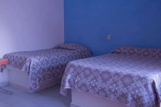 Basic Tek Büyük Yataklı Oda, 2 Büyük (Queen) Boy Yatak
