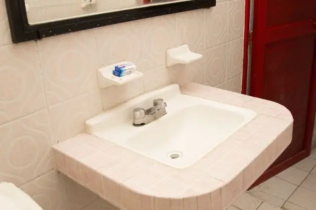 Basic Tek Büyük Yataklı Oda, 2 Büyük (Queen) Boy Yatak