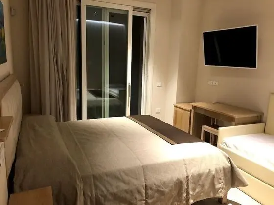Tek Büyük Yataklı Oda, Balkon