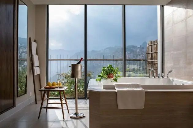 Red Dao Suite