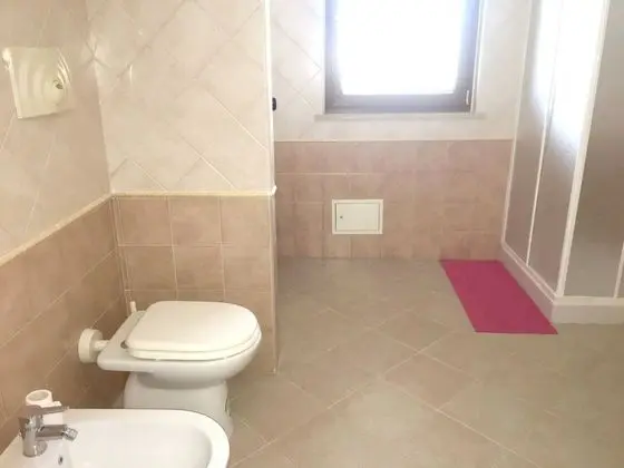 Tek Büyük Yataklı Oda, Ortak Banyo