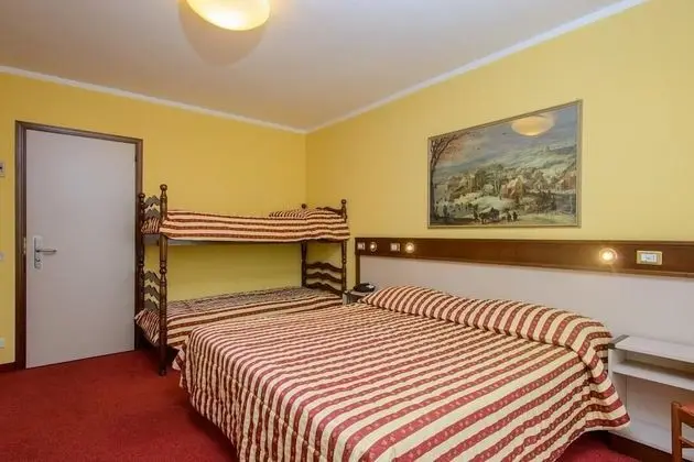 Standard Üç Kişilik Oda