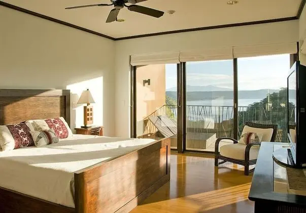 Vista Hermosa-Condo