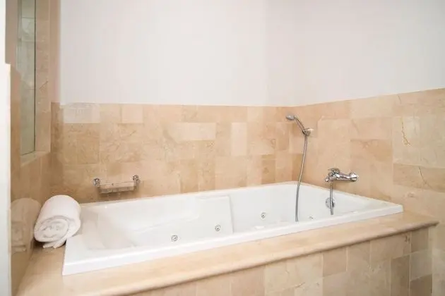 Vista Hermosa-Condo