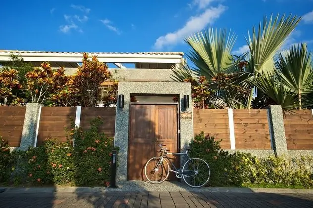 Villa (Earl)