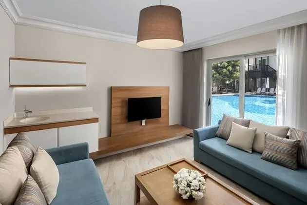 Select Villa